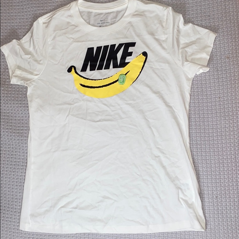 • T-shirt •